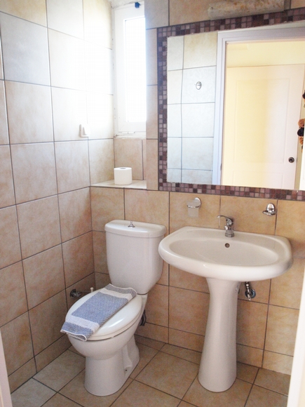 Room 46 bathroom